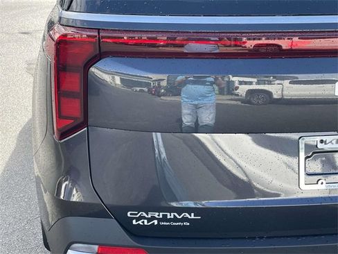 New 2026 Kia Carnival LXS image 15