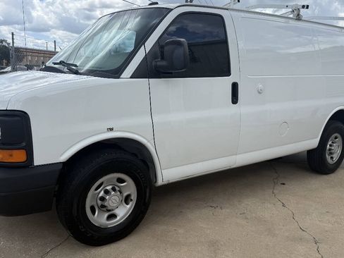 Used 2015 Chevrolet Express 2500 RWD image 3