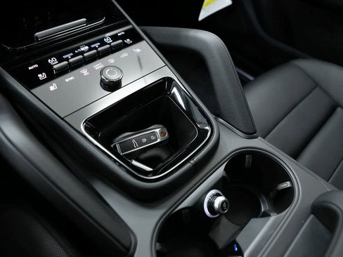 New 2026 Porsche Cayenne E-Hybrid AWD/4WD image 24