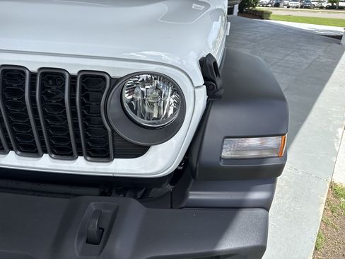 Used 2026 Jeep Wrangler Unlimited Sport AWD/4WD image 5