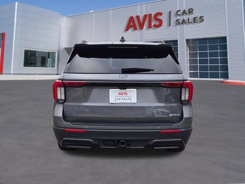 Used 2025 Ford Explorer ST-Line w/ ST-Line Street Pack AWD/4WD image 7