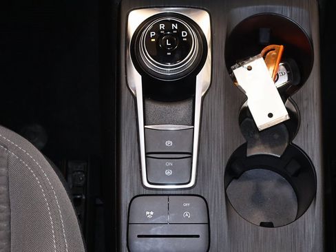 Certified 2021 Ford Escape SE w/ SE Sport Appearance Package image 30