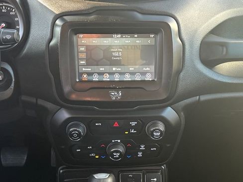 Used 2021 Jeep Renegade Latitude w/ Convenience Group image 19