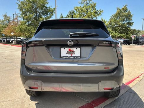 Used 2026 Nissan Kicks SR FWD image 7