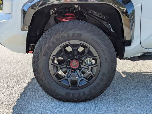 Used 2025 Toyota Tacoma TRD Pro AWD/4WD image 10