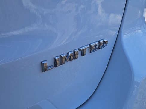 Used 2022 Jeep Grand Cherokee Limited image 5