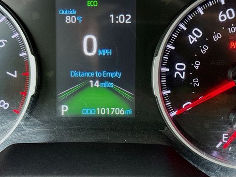 Used 2020 Toyota RAV4 XLE image 8