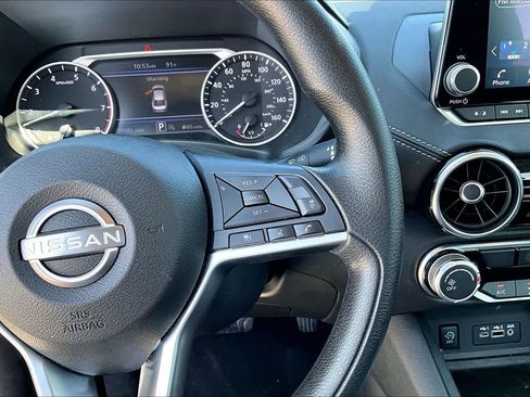 Used 2025 Nissan Sentra SV FWD image 17