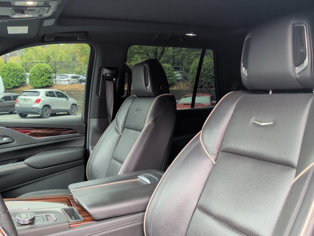 Used 2021 Cadillac Escalade Premium Luxury w/ Performance Package AWD/4WD image 11