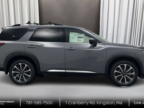 New 2026 Nissan Pathfinder Platinum w/ Cargo Package AWD/4WD image 4