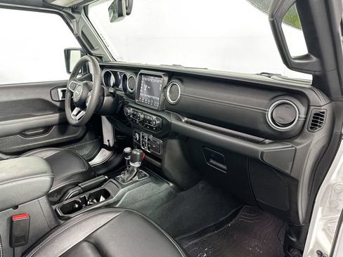 Used 2023 Jeep Wrangler Unlimited Sahara w/ Cold Weather Group AWD/4WD image 31