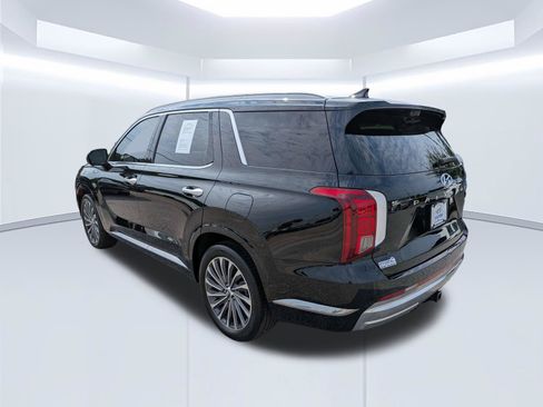 Certified 2025 Hyundai Palisade Calligraphy FWD image 6
