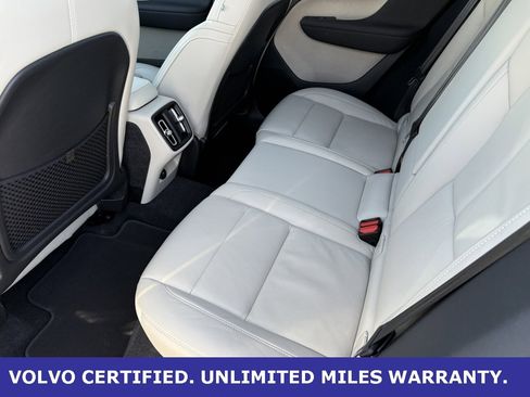 Certified 2023 Volvo XC40 B4 Plus image 29