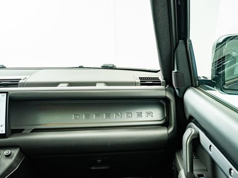 Used 2025 Land Rover Defender 130 V8 AWD/4WD image 49