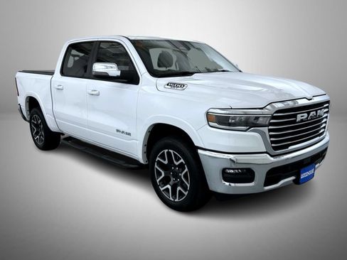 Certified 2025 RAM 1500 Laramie AWD/4WD image 3
