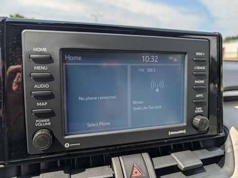 Used 2021 Toyota RAV4 XLE w/ Convenience Package AWD/4WD image 24
