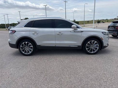 Used 2023 Lincoln Nautilus Reserve AWD/4WD image 4