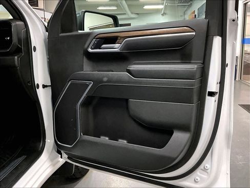 Used 2025 Chevrolet Silverado 1500 LT image 12