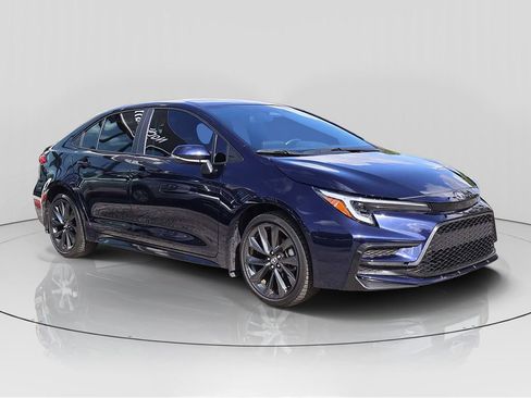 Used 2024 Toyota Corolla SE FWD image 2