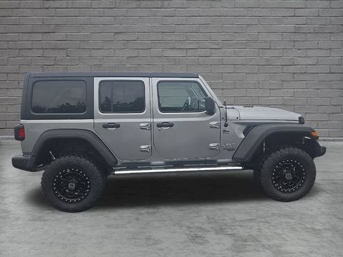 Used 2019 Jeep Wrangler Unlimited Sport S AWD/4WD image 10