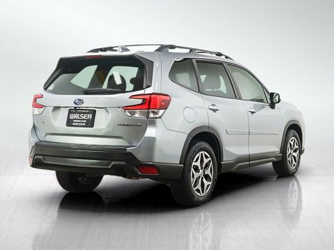 Used 2020 Subaru Forester Premium AWD/4WD image 5