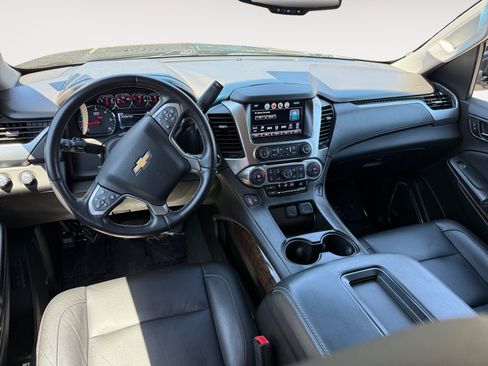 Used 2019 Chevrolet Tahoe LT w/ Luxury Package AWD/4WD image 15