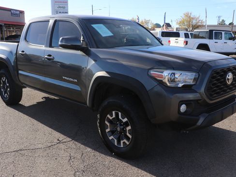 Used 2022 Toyota Tacoma TRD Off-Road image 1