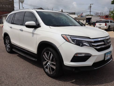 Used 2017 Honda Pilot Elite image 2