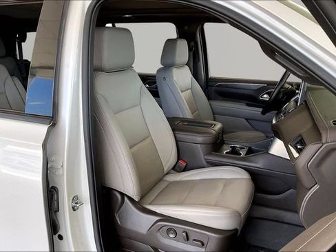 Used 2022 Chevrolet Tahoe Z71 w/ Z71 Off-Road Package AWD/4WD image 21