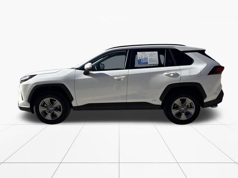 Used 2025 Toyota RAV4 XLE image 5