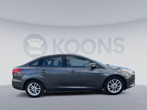 Used 2017 Ford Focus SE image 8