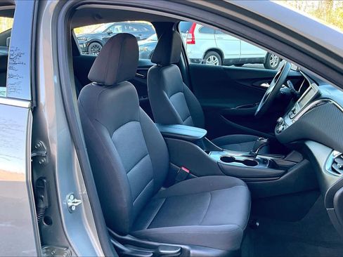 Used 2018 Chevrolet Malibu LT image 7