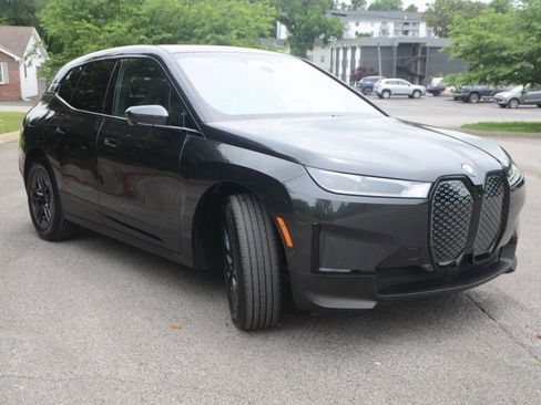 Used 2025 BMW iX xDrive50 image 7