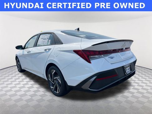 Certified 2025 Hyundai Elantra SEL image 7