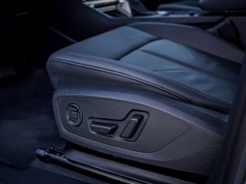 Certified 2025 Audi Q3 2.0T Premium w/ Convenience Package image 21