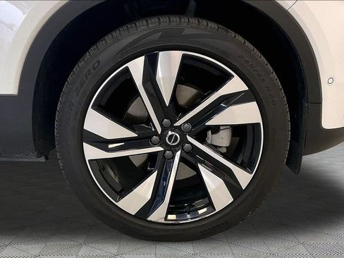 Used 2024 Volvo XC40 B5 Ultimate w/ Protection Package Premier AWD/4WD image 32