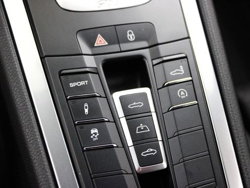 Used 2017 Porsche 911 Carrera image 25