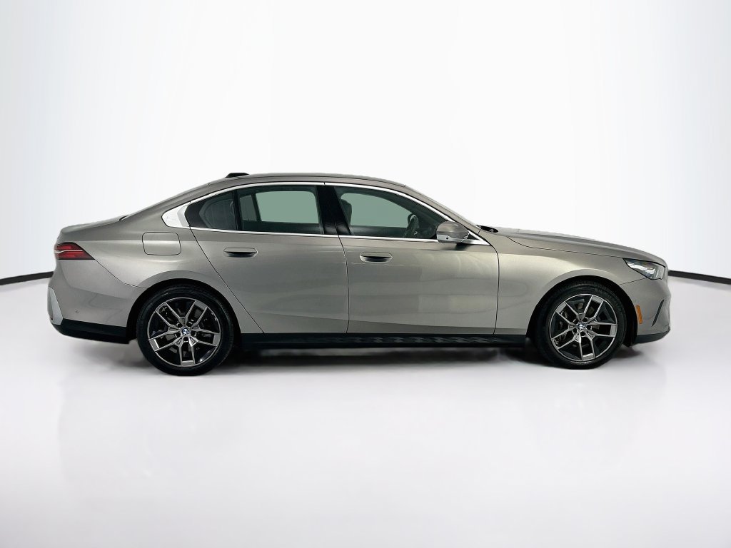 Certified 2026 BMW 540i xDrive AWD/4WD image 4