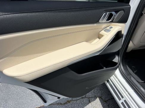 Used 2021 BMW X7 xDrive40i w/ Premium Package AWD/4WD image 18