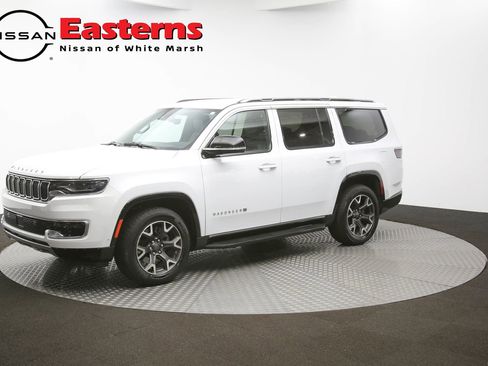 Used 2023 Jeep Wagoneer Series III w/ Preferred Equipment Group RWD image 55