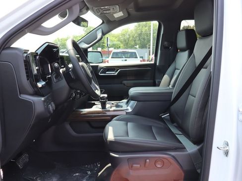 New 2026 Chevrolet Silverado 1500 RST w/ Redline Edition AWD/4WD image 8