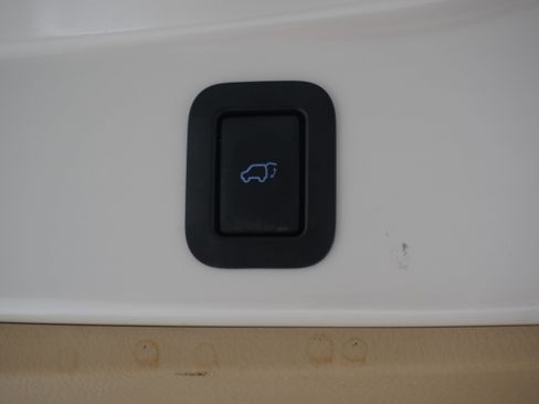 Used 2015 Toyota Highlander Limited image 30