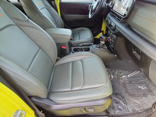 Used 2024 Jeep Gladiator Mojave w/ Technology Group AWD/4WD image 20