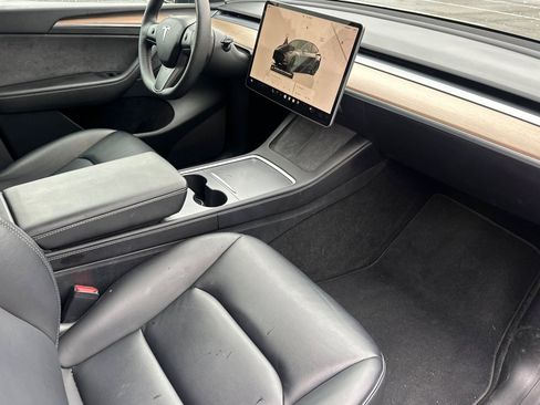 Used 2022 Tesla Model Y Performance image 20