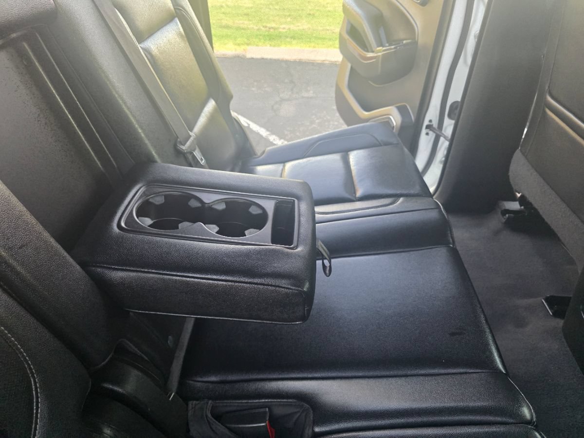 Used 2019 GMC Yukon XL SLT AWD/4WD image 37
