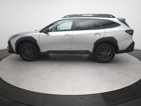 Used 2025 Subaru Outback Onyx Edition AWD/4WD image 24