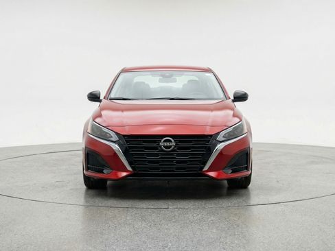 Used 2025 Nissan Altima 2.5 SV image 2