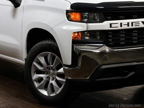 Used 2021 Chevrolet Silverado 1500 Custom image 3