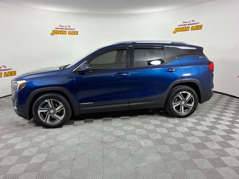Used 2019 GMC Terrain SLT w/ Preferred Package FWD image 2