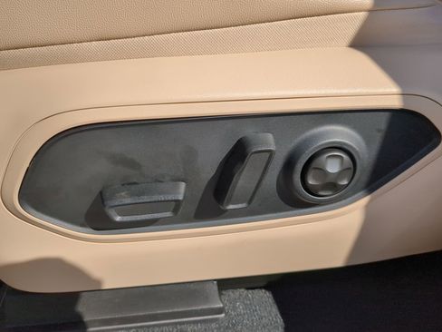 Used 2025 Jeep Grand Cherokee Limited w/ Trailer Tow Package image 49